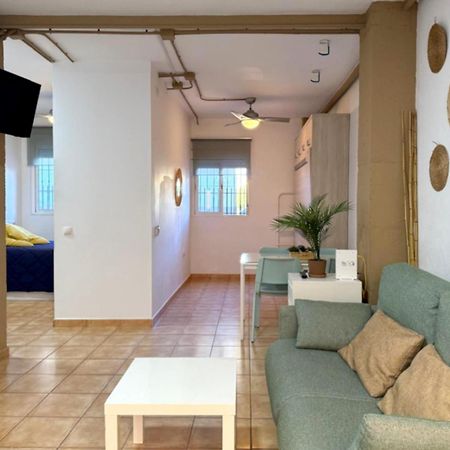 Apartamento Huelin, A 5 Minutos A Pie De La Playa マラガ エクステリア 写真