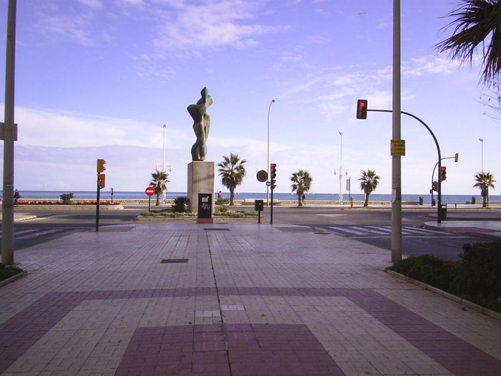 Apartamento Huelin, A 5 Minutos A Pie De La Playa マラガ エクステリア 写真