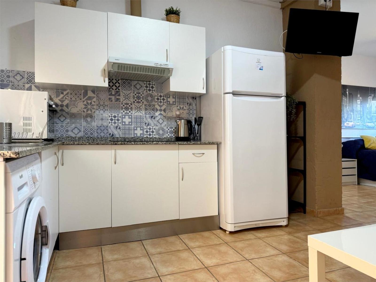 Apartamento Huelin, A 5 Minutos A Pie De La Playa マラガ エクステリア 写真
